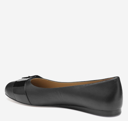 Johnston Murphy Women's Claire Belted Flat